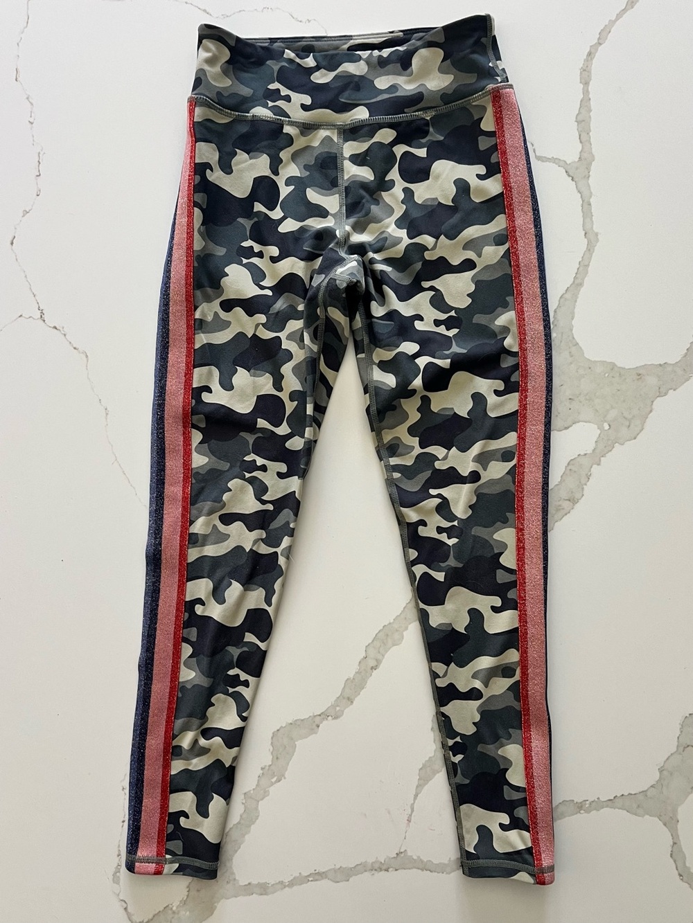 🧘🏻‍♀️ Spiritual Gangster Girls Size 10 Camo Metallic Stripe Leggings